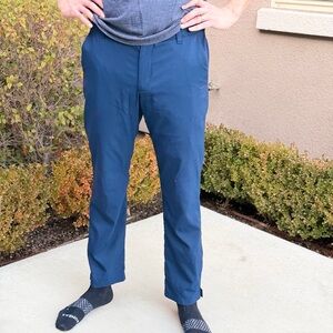 Men's Original Penguin by Munsingwear Blue Chino Pants – size US 33/34